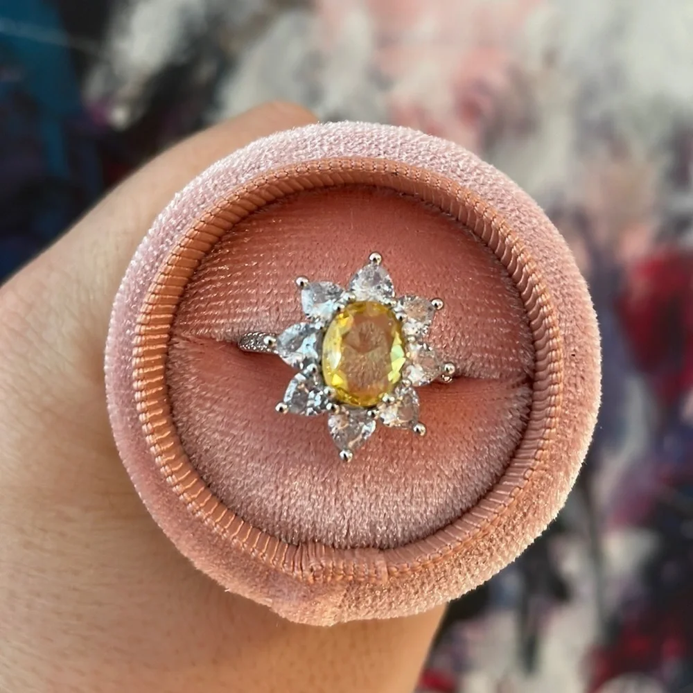 MACY’S  Statement cocktail 🍸 Ring  Costume Jewelry